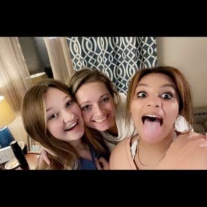 Meet your Posher, Kayla